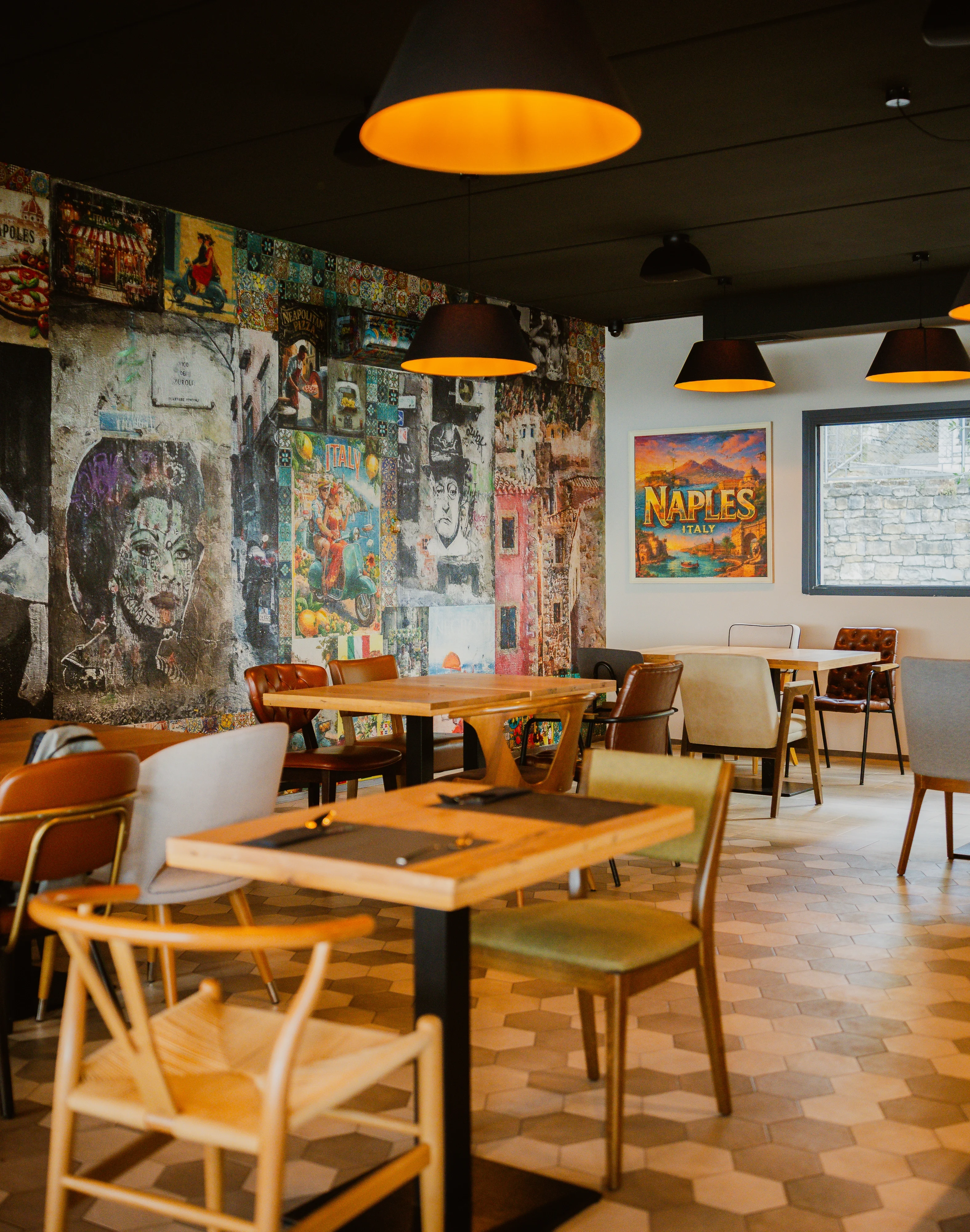 Notranjost pizzerije Casa Popo